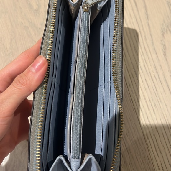 Michael Kors wallet - Picture 3 of 3